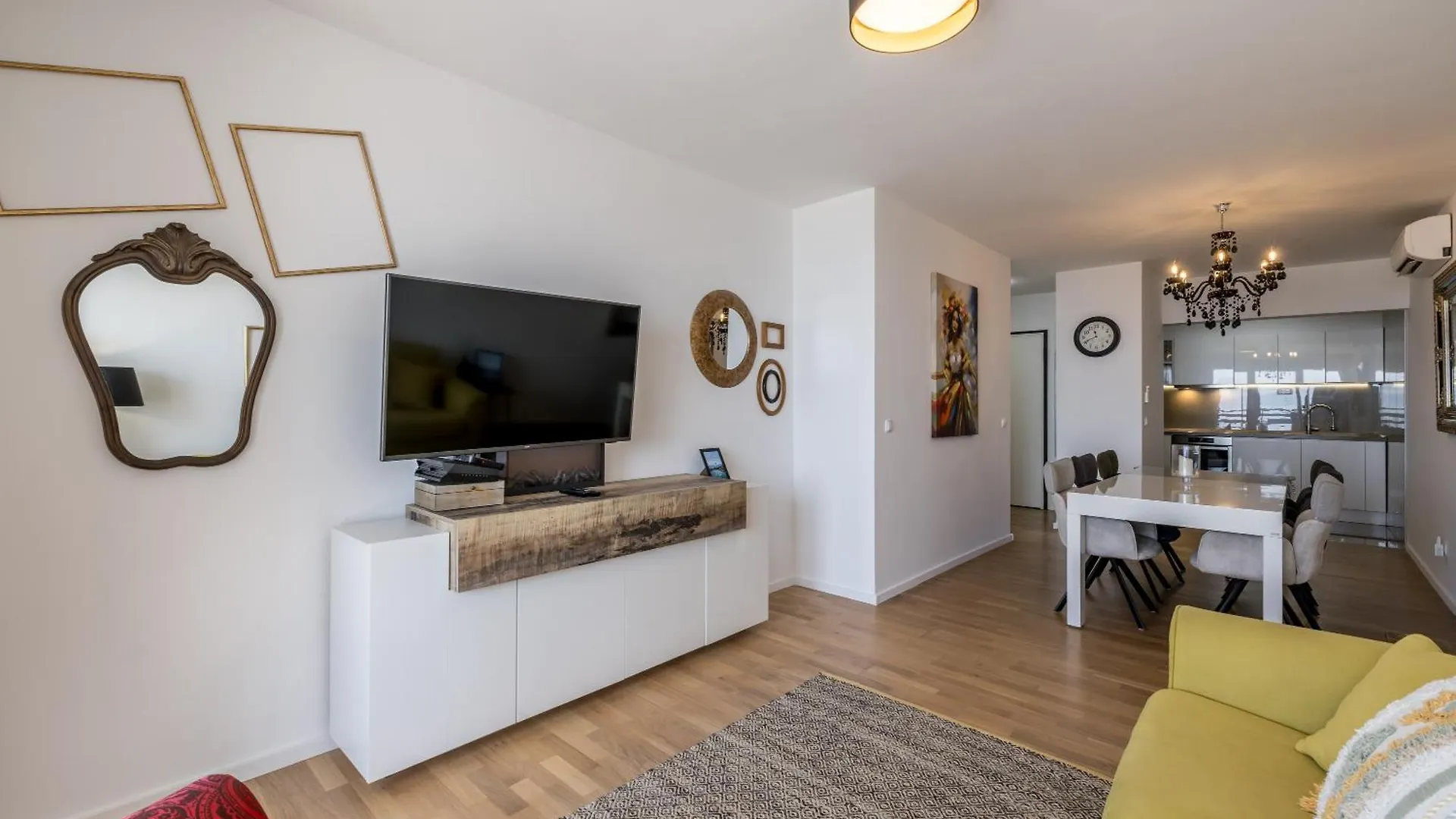 Beachaholic M&G, Luxury Seaside Suites On Znjan Split Appartement