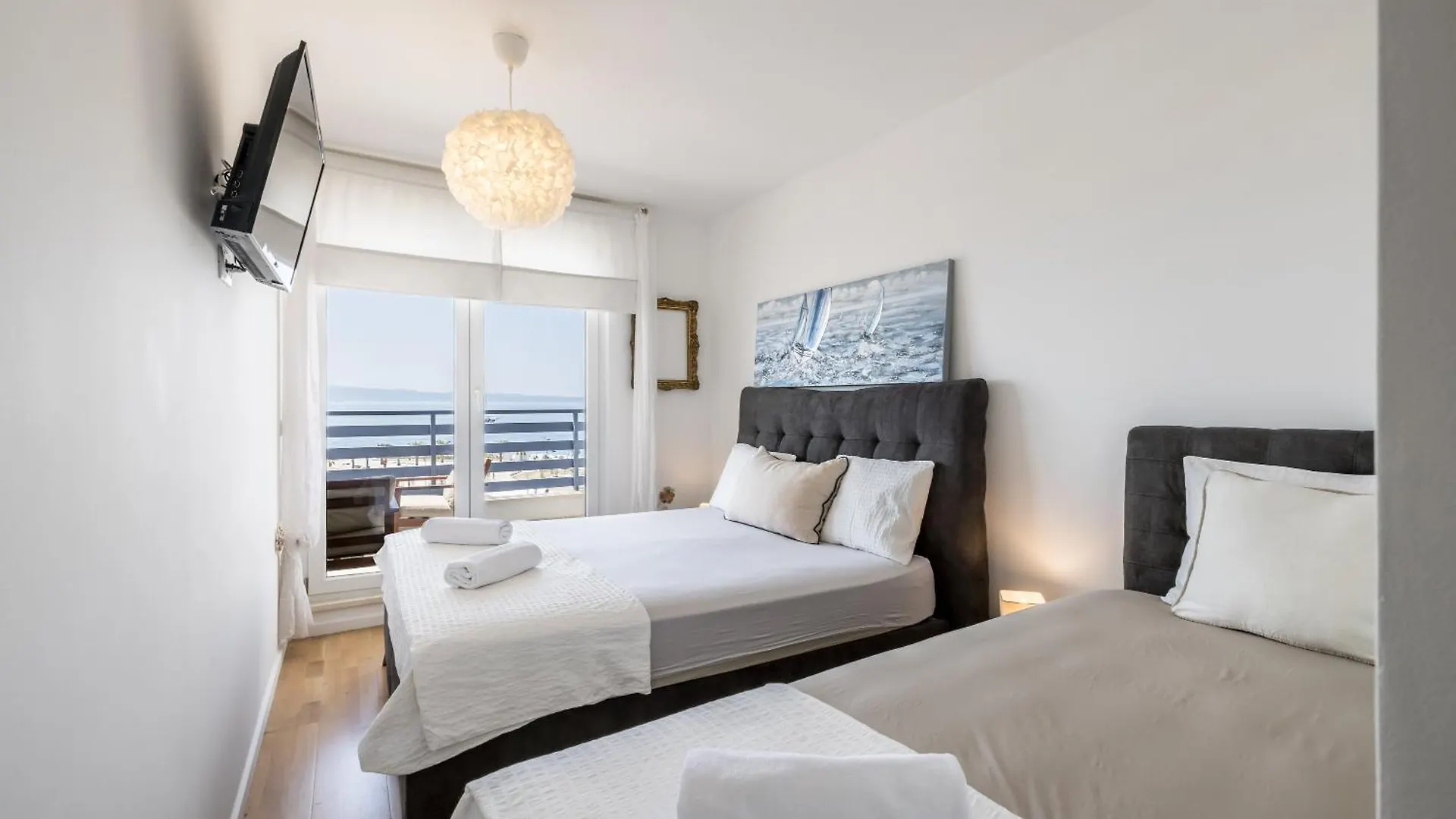 Beachaholic M&G, Luxury Seaside Suites On Znjan Split 0*,