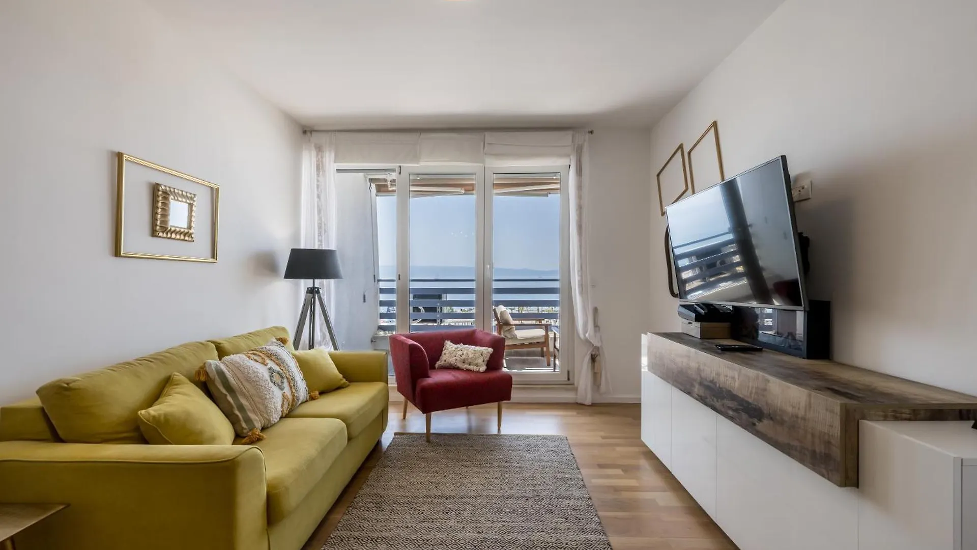 Beachaholic M&G, Luxury Seaside Suites On Znjan Split Appartement