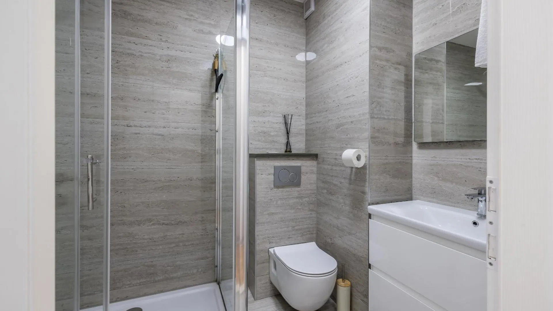 Beachaholic M&G, Luxury Seaside Suites On Znjan Split Croatie