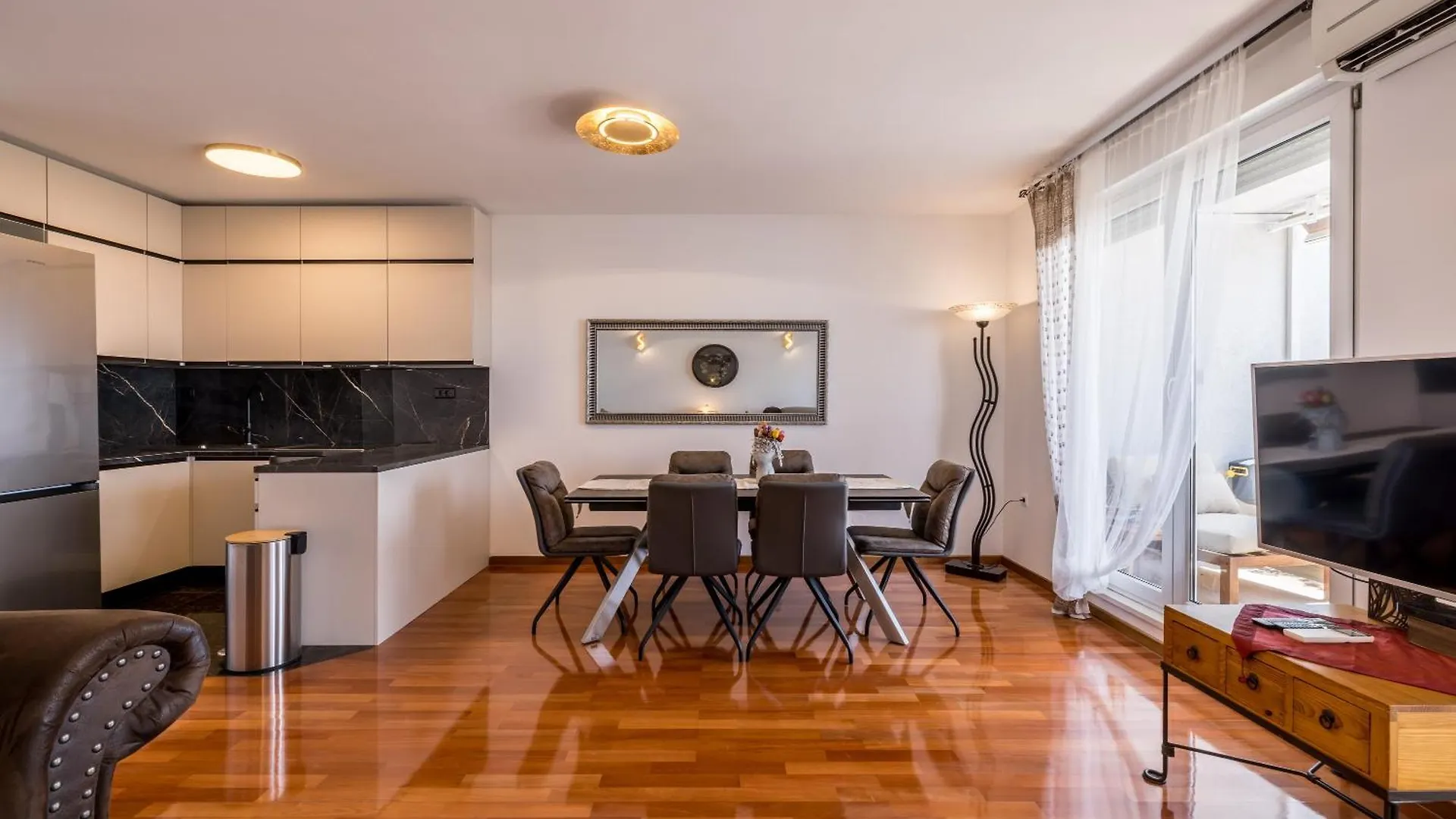 Appartement Beachaholic M&G, Luxury Seaside Suites On Znjan Split