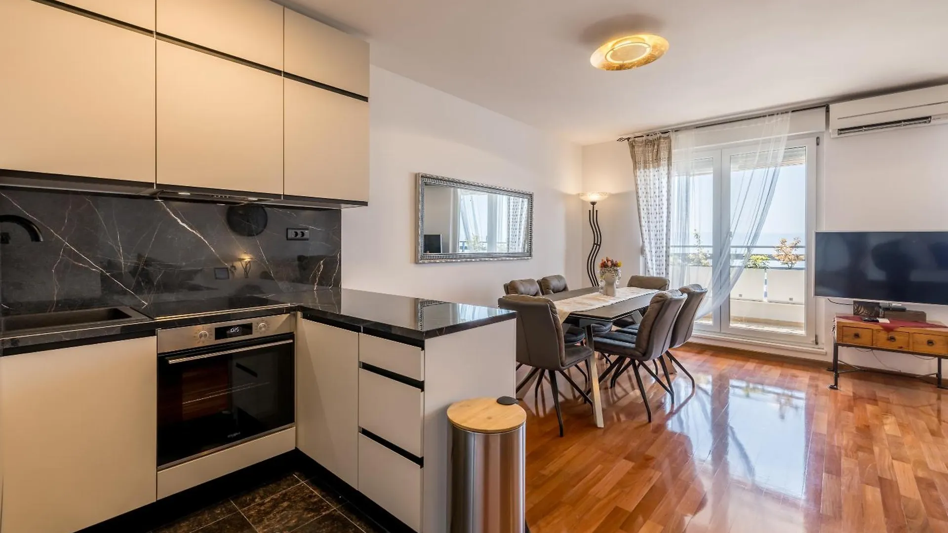 Beachaholic M&G, Luxury Seaside Suites On Znjan Split