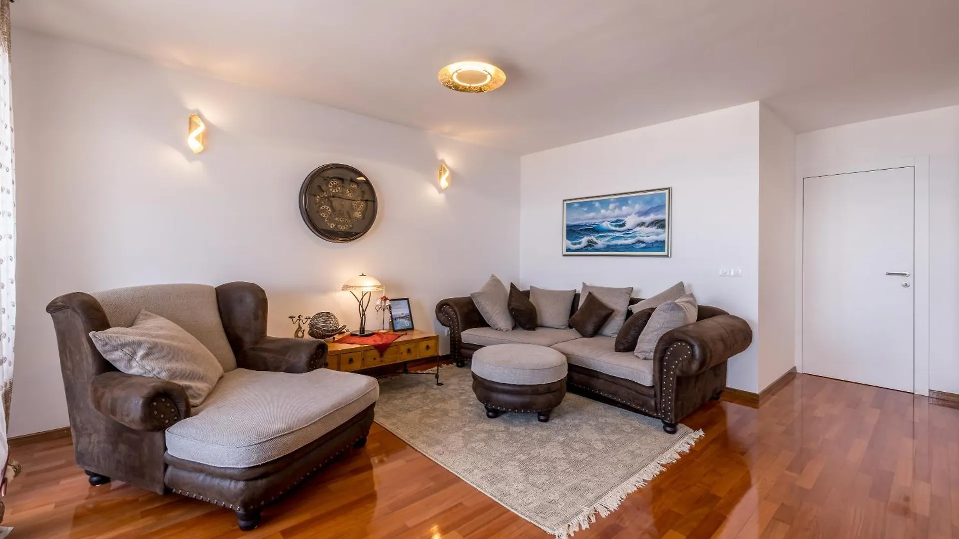 Beachaholic M&G, Luxury Seaside Suites On Znjan Split Appartement