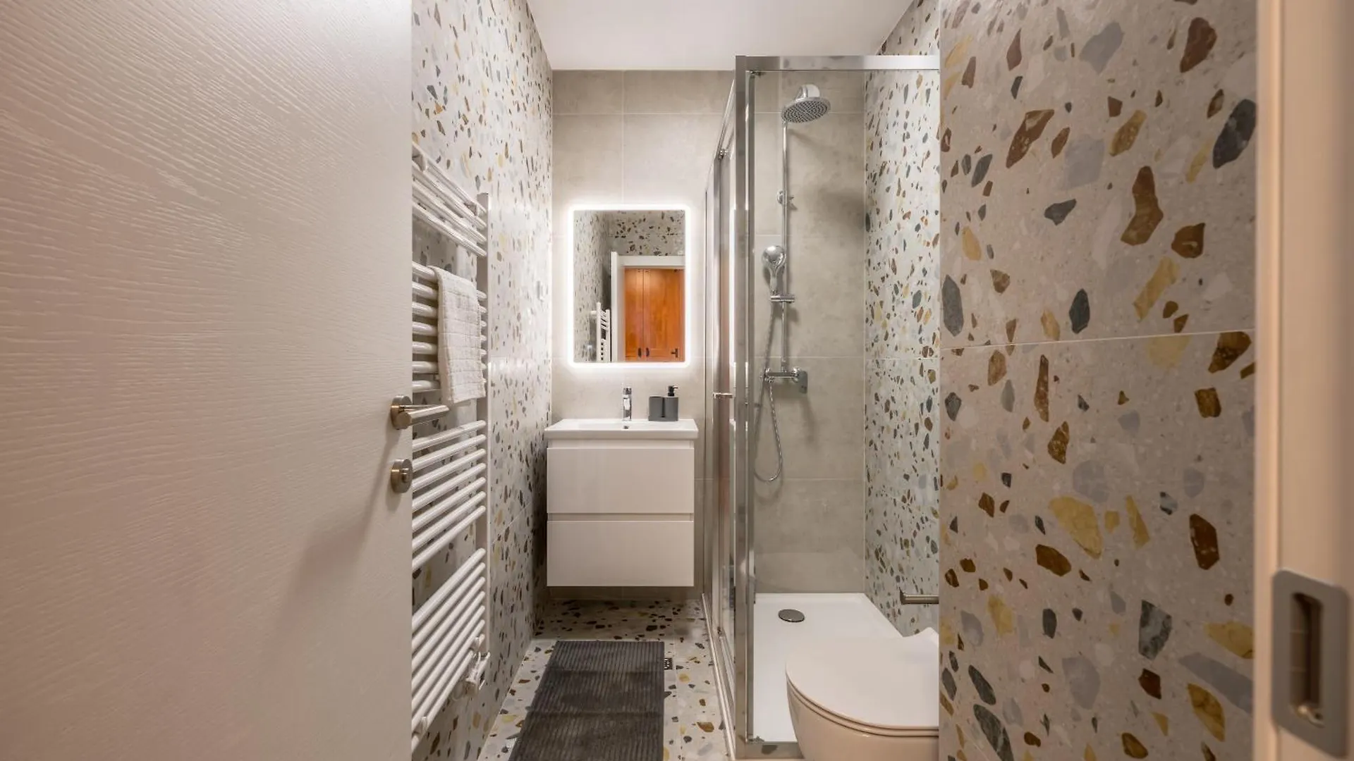 Beachaholic M&G, Luxury Seaside Suites On Znjan Split 0*,  Croatie