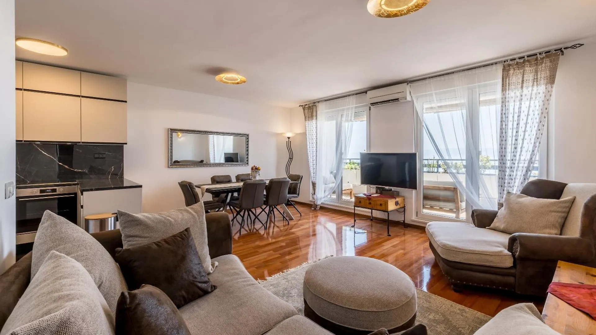 Beachaholic M&G, Luxury Seaside Suites On Znjan Split Apartamento