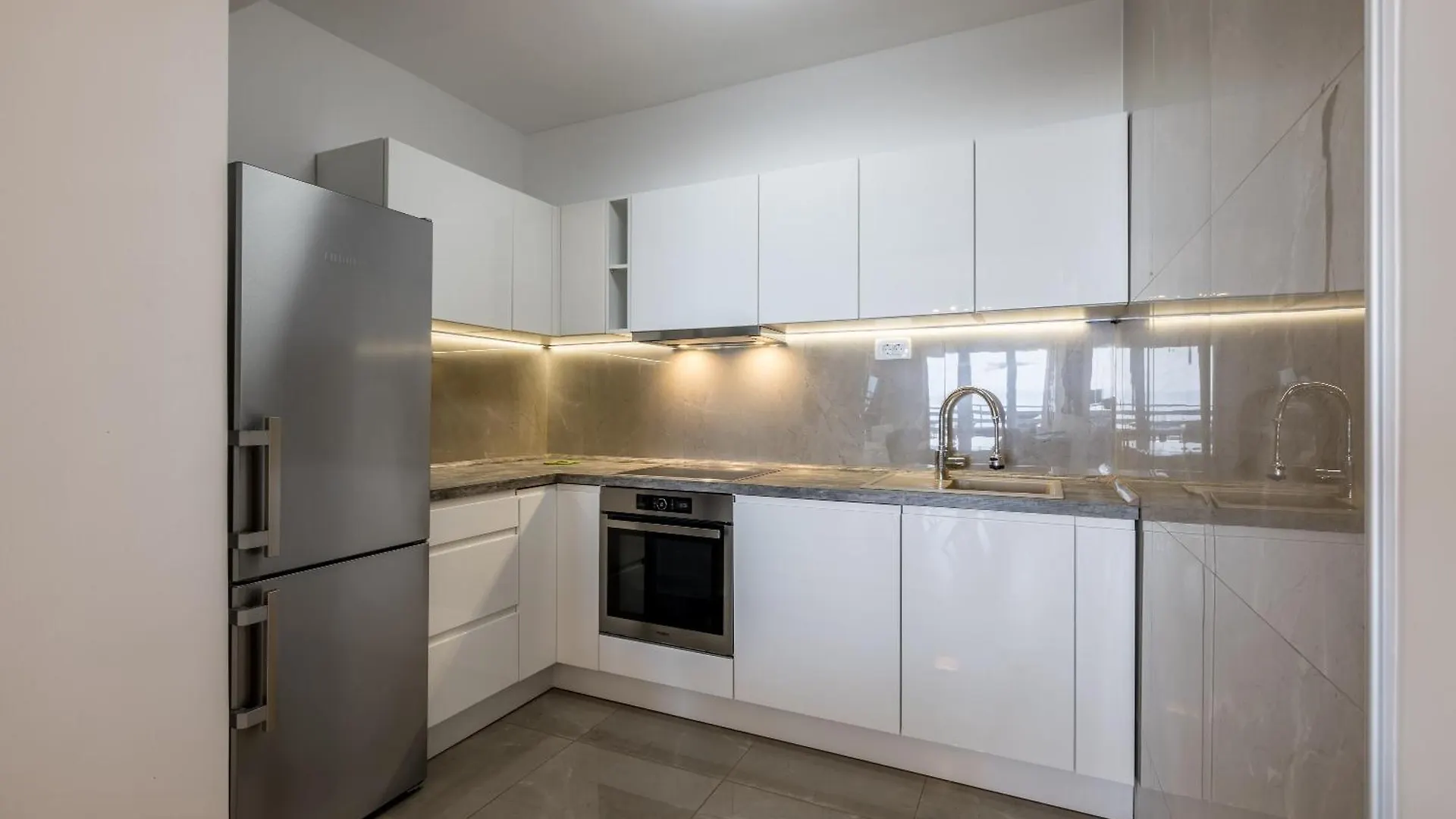 Beachaholic M&G, Luxury Seaside Suites On Znjan Split